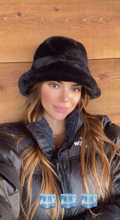 Fur Bucket Hat Outfit, Stile Kendall Jenner, Kendall Jenner Instagram, Bucket Hat Outfit, Kendall Jenner Street Style, Cold Girl, Kendall Style, Kendal Jenner, Kendall Jenner Outfits