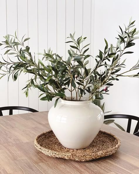 Greenery Dining Table Decor, Kitchen Table Vase Centerpiece, Farm Table Centerpiece Everyday, Organic Modern Spring Decor, Farm Table Decor Ideas, Modern Farmhouse Dining Room Table Decor, Daily Table Decor, Oval Table Centerpieces For Home, Dining Table Simple Decor