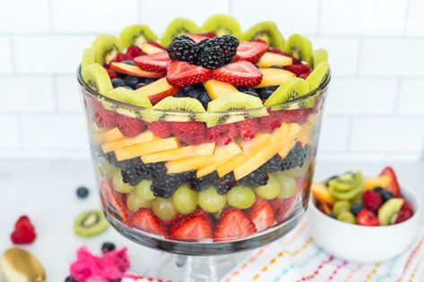 Fruit Trifle Desserts, Dessert Trifles, Fruit Trifle Recipes, Summer Trifle, Trifle Bowl Recipes, Pumpkin Trifle, Fruit Trifle, Fruit Desserts Easy, Pumpkin Spice Cheesecake