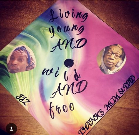 Snoop Dogg Graduation Cap, Hippie Graduation Cap, Project Graduation, Creative Graduation Caps, Graduation Images, Graduation Cap Decoration Diy, Cap Graduation, High School Graduation Cap, Diy Graduation Cap