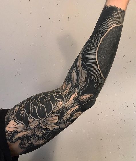 45 Beautiful Chrysanthemum Tattoo Ideas | Art and Design Japanese Tattoo Artist, Mangas Tattoo, Black Tattoo Cover Up, Chrysanthemum Tattoo, Blackout Tattoo, Tattoo Trend, Full Sleeve Tattoos, Up Tattoos, Dark Tattoo