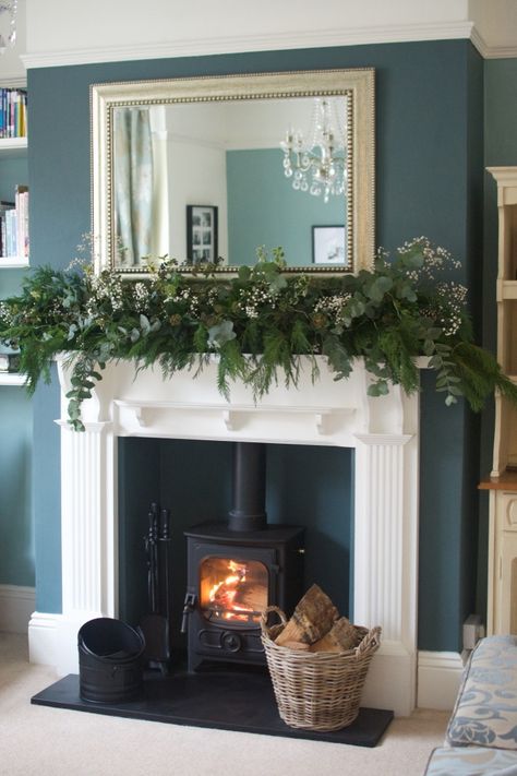 Christmas Fireplace Garland, Christmas Mantel Decor, Fireplace Garland, Christmas Decs, Winter Garland, Christmas Flower Arrangements, Green Garland, Christmas Mantel, Christmas Mantel Decorations