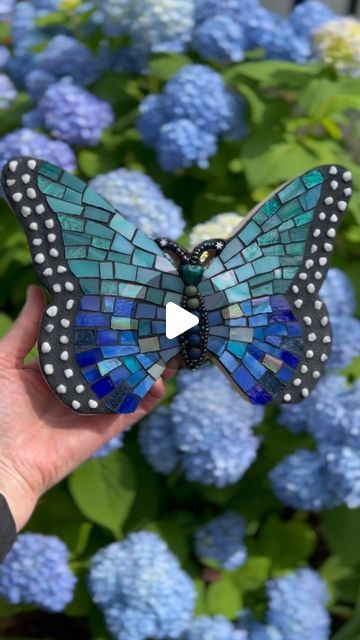 Mosaic Butterfly, Butterfly Mosaic, Mosaic Stepping Stones, Butterfly Mobile, Mosaic Animals, Glass Fusion Ideas, Glass Fusion, Glass Butterfly, Mosaic Projects