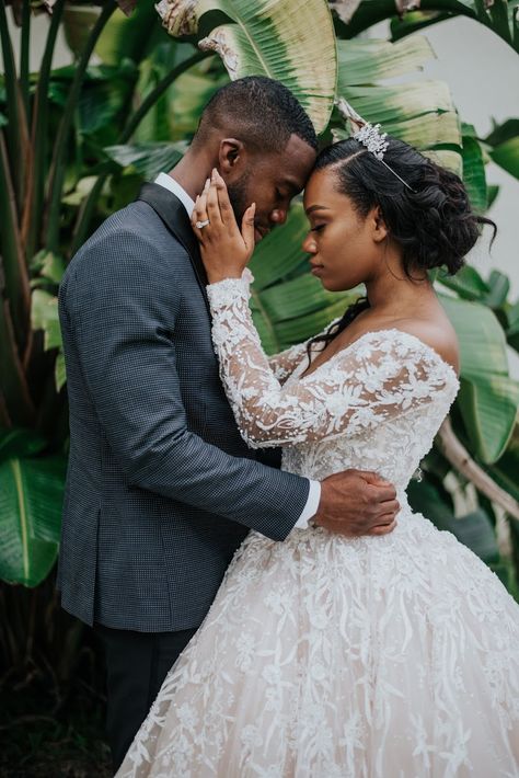 Poses For Married Couples, African Wedding Photography, Wedding Photography Mood Board, Melanin Bride, Black Love Wedding, Wedding Ideas Black, Black Wedding Photos, Black People Weddings, Wedding Pictures Beach