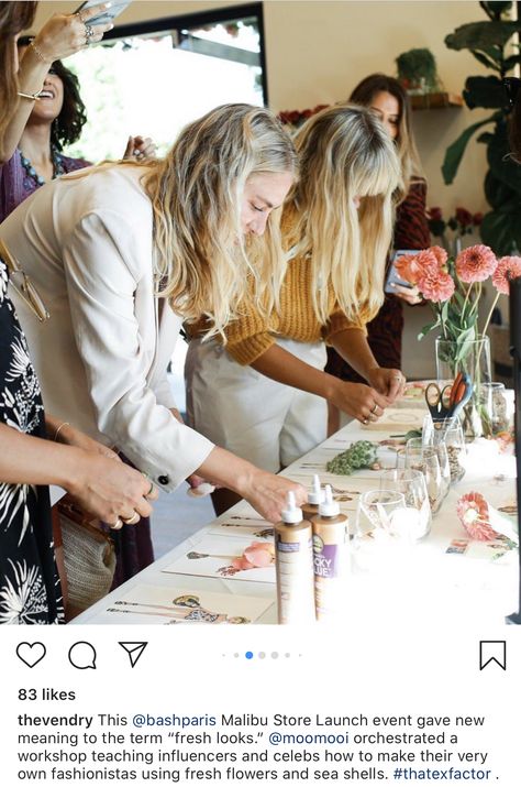 teaching influencers to mask fashionistas using fresh flowers and sea shells Influencer Event Activities, Influencer Event Ideas, Event Photography Ideas, New York Theme Party, Influencer Event, Photo Moodboard, Floral Workshop, Planning Party, Photography Moodboard