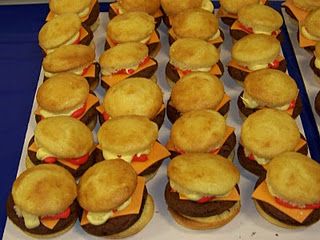 cheeseburger in paradise cupcakes Cheeseburger In Paradise Party, Jimmy Buffet Party, Margaritaville Party, Cheeseburger In Paradise, Buffet Party, Jimmy Buffet, Parrot Head, Girl Cupcakes, Jimmy Buffett