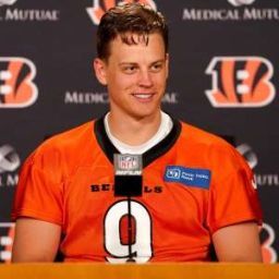 Joe Burrow Haircut, Joe Borrow, Joe Burrow, Joe Cool, Football Love, Top Colleges, Football Program, Pregnancy Test, Cincinnati Bengals