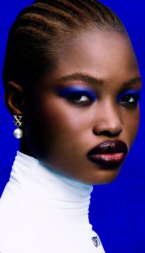 Editorial Makeup Black Model, New Years Eve Makeup Looks, Black Editorial, Dark Lip Makeup, Dark Skin Models, Eve Makeup, Shooting Studio, Lipstick For Dark Skin, Sapphire Gem