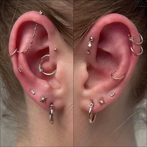 All rose gold for Jessica. We did a styling on her left ear back in 2021, and yesterday she came back to work on her right ear. We switched… | Instagram Hidden Ear Piercings, Ear Piercing Set Up, Ear Mapping Piercing, Ear Constellation Piercings, Ear Curation Ideas, Ear Piercing Curation, Piercing Curation, Multiple Piercings Earrings, Minimalist Ear Piercings