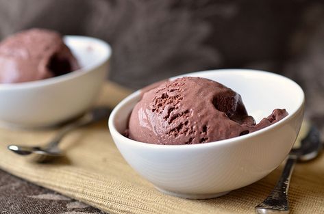 Chocolate Raspberry Ice Cream, Dark Chocolate Raspberry, Homemade Dark Chocolate, Cuisinart Ice Cream, Chocolate Bacon, Raspberry Ice Cream, Cream Custard, Ice Cream Maker Recipes, Ice Cream Toppings