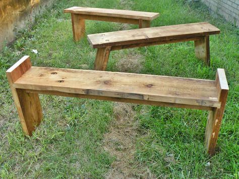 Use pallets! Great idea for benches! Woodworking Photography, Woodworking Signs, Working Photography, Woodworking Tricks, Woodworking Decor, Woodworking Carving, Diy Bank, Carving Knives, Woodworking Gifts