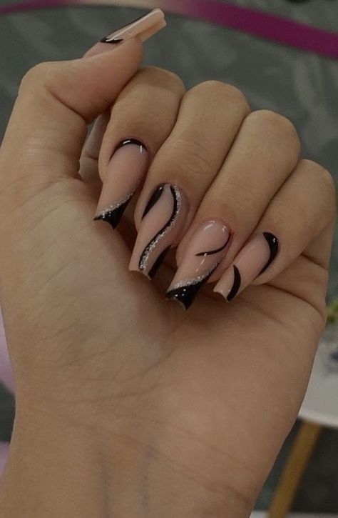 Nagellack Trends, Black Acrylic Nails, White Nail, Acrylic Nails Coffin Short, Pink Acrylic Nails, New Year's Nails, Prom Nails, Minimalist Nails, Classy Nails