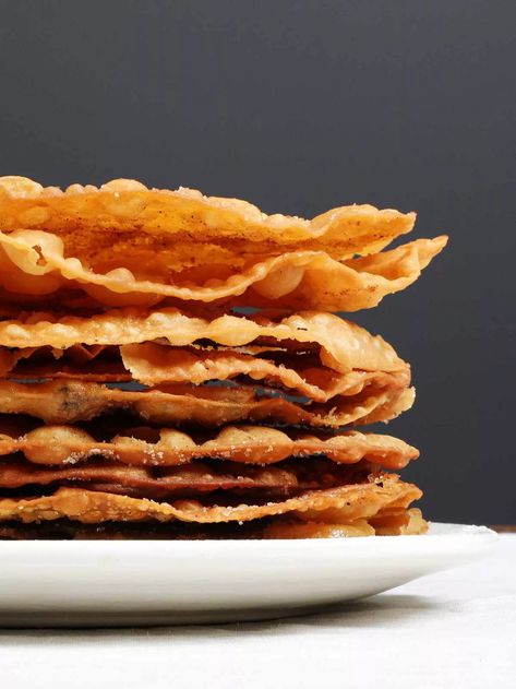 Traditional Buñuelos with Piloncillo Syrup Mexican Bunuelos, Bunuelos Recipe, Authentic Mexican Desserts, Traditional Mexican Desserts, Churros Recipe, Recipes Authentic, Mexican Dessert, Crispy Treats, Mexican Food Recipes Authentic