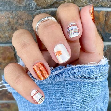 Pumpkin Spice and Everything Nice with Plaid You Came. Retired Color Street sets available now from my inventory. 😎 Thanksgiving ombre glitter mani. Follow us for more ideas! #colorstreet #nailpolish #thanksgivingnails #girlhacks #fashion #holidaynails #nailartideas #glitternails #youmewho Plaid Nail Designs, Fall Gel Nails, Cute Nails For Fall, Plaid Nails, Thanksgiving Nails, Toe Nail Designs, Fall Nail Art, Halloween Nail Art, Autumn Nails