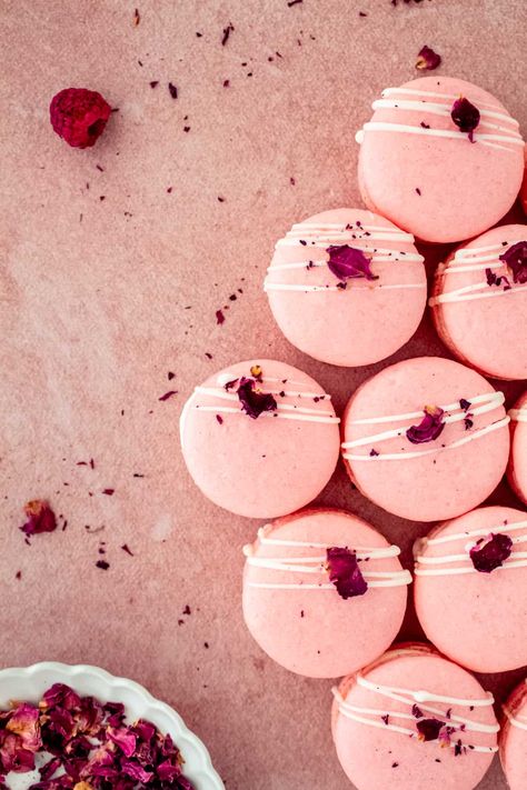 Raspberry Rose Macarons, Rose Macarons, Rose Macaron, Edible Rose Petals, Vanilla Macarons, Edible Roses, Honey Coffee, Rose Cookies, Raspberry Rose