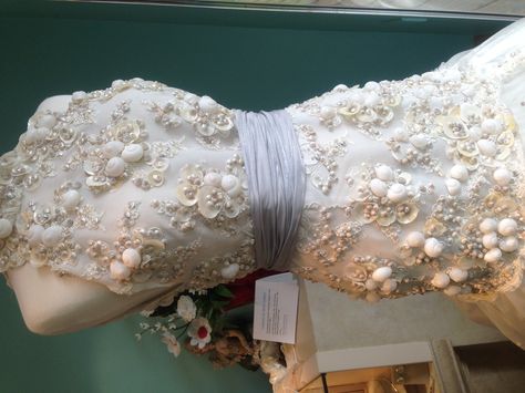 Shell Wedding Dress- Wow! Sea Shell Dress Design, Sea Shell Inspired Dress, Sea Shell Wedding Dress, Kaudi Shell Dress, Seashell Wedding Dress, Shell Wedding Dress, Sea Shell Dress, Seashell Dress, Junk Kouture