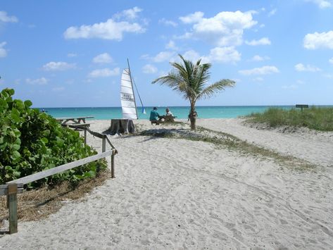 This 310-Acre State Park In Florida Is So Little Known, You'll Practically Have It All To Yourself Key Biscayne Florida, Florida State Parks, Beach Packing, Key Biscayne, Visit Florida, Seaside Resort, Travel Tourism, Florida Vacation, Florida Travel