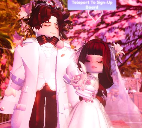 Royale High Matching Outfits Couple, Royale High Couple Outfits, High Couple, Royal High Roblox Outfits Boy, Princess Activities, Rh Outfits, Rh Fits, Duo Costumes, Aesthetic Roblox Royale High Outfits