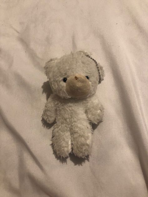 White Teddy Bear Aesthetic, Teddycore Aesthetic, White Plushie, Teddy Bear Aesthetic, Bear Aesthetic, White Teddy Bear, Aesthetic White, Craft Stuff, Instagram Ideas