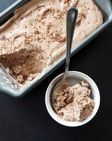 Guinness malted chocolate no-churn ice cream from @bijouxandbits Ice Cream In Blender, Chocolate Malt Ice Cream Recipe, Brandy Alexander Recipe Ice Cream, Desmond Guinness, Guinness Ice Cream, Malt Ice Cream, Guiness Ice Cream, Sugar Free Condensed Milk, Chocolate Beer