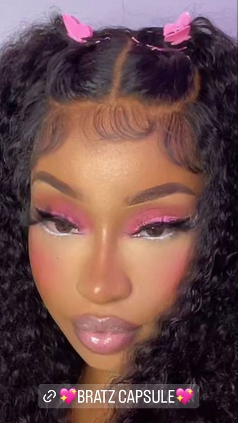 Pink Makeup Look Black Women, Brats Inspired Makeup, Pink Bratz Doll Makeup, Bratz Makeup Look Black Women, Bratz Doll Makeup Look Pink, Pink And White Makeup Looks Black Women, Brats Doll Makeup Looks, Pink Doll Makeup Look, Bratz Doll Eye Makeup