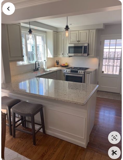 Farmhouse Kitchen With Peninsula Layout, Kitchen Counter Eating Bar, Modern Farmhouse Kitchens Small Space, Kitchen Bar Remodel Ideas, Small Kitchen Remodel With Island Layout, Counter Color Ideas, Modest Kitchen Remodel, L Shaped Kitchen No Island, Kitchen Set Up Layout