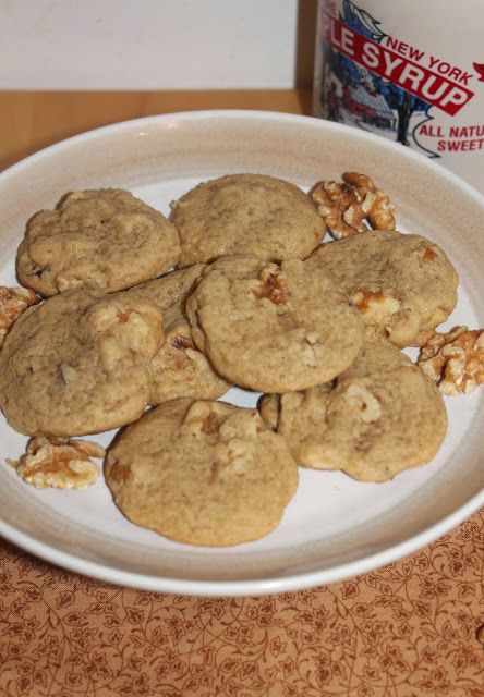 Savory Moments: Maple walnut cookies Walnut Cookie Recipes, Maple Recipes, Chewy Cookies, Walnut Cookies, Maple Trees, Maple Walnut, Pancakes And Waffles, Warming Up, Chewy Cookie