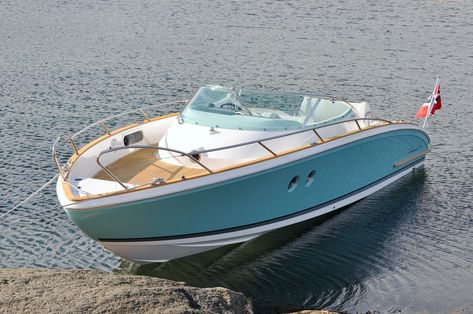 Cormate T27 - Ocean Green Small Motor Boat, Boat Colors, Boat Console, Water Vehicles, Water Rides, Center Console Boats, Outboard Boats, Rib Boat, Motor Boat