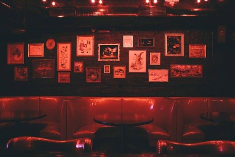 14 Chicago Bars Where You Can Dance - Chicago - The Infatuation Chicago Life, Atlanta Bars, Chicago Bars, Chicago Aesthetic, Chicago At Night, Chicago House, Historical Eras, Bar Crawl, Chicago Food