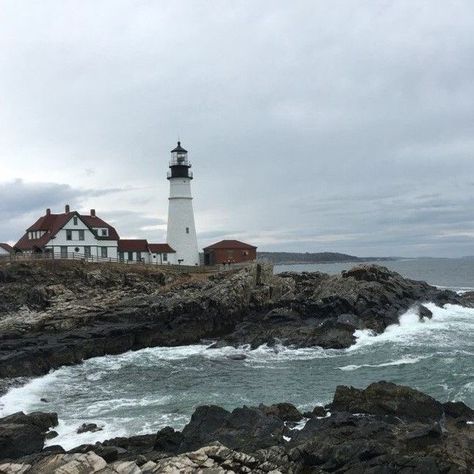 Maine Aesthetic, Lighthouse Keeper, True Homes, Portland Me, English House, Seaside Towns, Water Waves, Pacific Northwest, East Coast