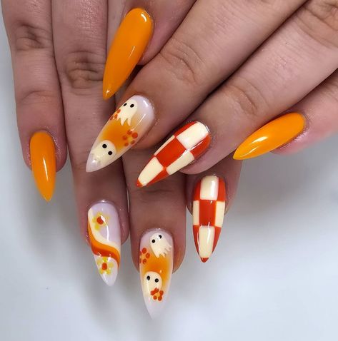 Orange Mix n Match Halloween Nails, Spooky Halloween Nail Art, Halloween nail design, halloween Nail Art, halloween nails, Halloween nails ideas, Spooky Halloween nails Long Nail Ideas, Colourful Acrylic Nails, Nails Inspired, Retro Nails, Seasonal Nails, Cat Nails, Halloween Nail, Cute Nail Art, Halloween Nail Art