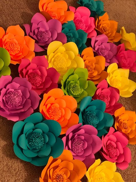 Mexican Theme Backdrop Ideas, Charro Wedding, Mexican Paper Flowers, Mexican Birthday Parties, 21st Bday Ideas, Paper Balloon, Mexican Birthday, Fiesta Theme Party, Mexican Party Theme