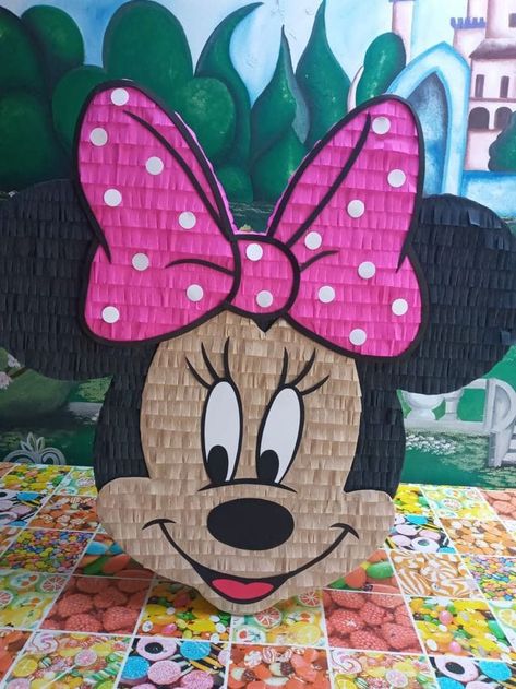 Paw Patrol Pinata, Minie Mouse Party, Minnie Mouse Outline, Minnie Mouse Pinata, Minnie Mouse Birthday Theme, Minnie Mouse Decorations, Mickey Mouse Themed Birthday Party, Minnie Mouse First Birthday, Birthday Pinata