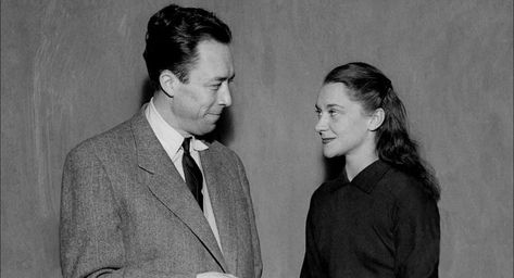 "Ce que j’embrasse sur ton visage, c’est celle que j’aime bien sûr, mais aussi, et parfois, le visage de la vie telle que je la voudrais pour tous, généreuse et intelligente". ---- Albert Camus à Maria Casarès, 26 avril 1950 Albert Camus, St Valentin, Old Love, Whisper Quotes, Live Laugh Love, Just Girly Things, Roman Empire, Matching Pfp, My Vibe