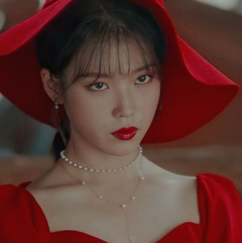 Iu Hair, Korean Actresses, Cute Actors, Kdrama Actors, Looks Chic, Red Aesthetic, Korean Actress, Girl Icons, Aesthetic Girl