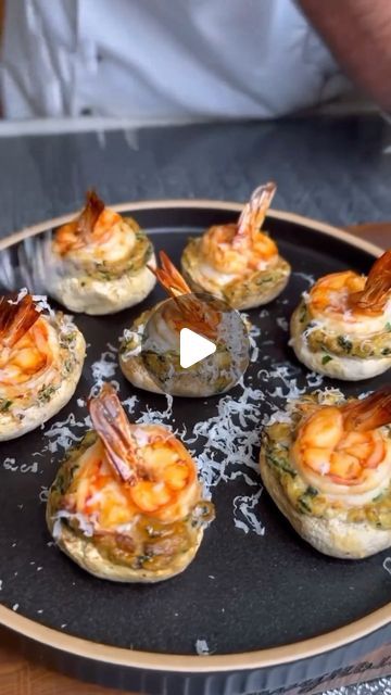 Mushrooms Stuffed With Crabmeat, Stuffed Mushrooms With Shrimp, Shrimp Hors D’oeuvres, Shrimp And Mushroom Recipes, Fine Dining Appetizers, Savoury Party Food, Shrimp Appetizers Easy, Shrimp Stuffed Mushrooms, Shrimp Appetizer Recipes