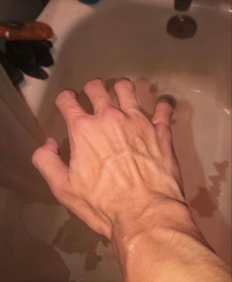 Arm Veins, Veiny Arms, Hand Veins, Hands With Rings, Veiny Hands, Hot Hands, Bad Boy Aesthetic, Hand Reference, Hand Pictures