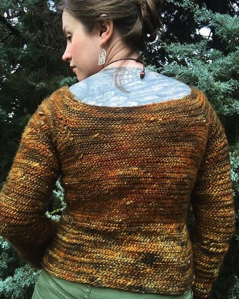 Back view of my first sweater made by nalbinding merino wool with the Oslo stitch. Nalbinding Sweater, Back View, Sweater Making, Clothing Ideas, Merino Wool, Turtle Neck, Wool, Clothes, Instagram