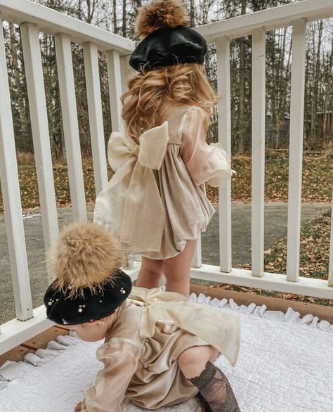 Royal Style Baby's Princess Romper Newborn Velvet Rompers Bodysuit Todder Birthday Party Jumpsuits Organza Puff Sleeves, Vintage Romper, Velvet Romper, Vintage Baby Girl, Beige Boho, Jumpsuit Party, Velvet Bodysuit, Birthday Photoshoot, Holiday Photos