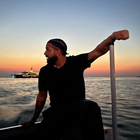 Drake Concert, Drake Photos, Drake Drizzy, G 63, Drake Graham, مرسيدس بنز, Aubrey Drake, Rap Aesthetic, Fav Celebs