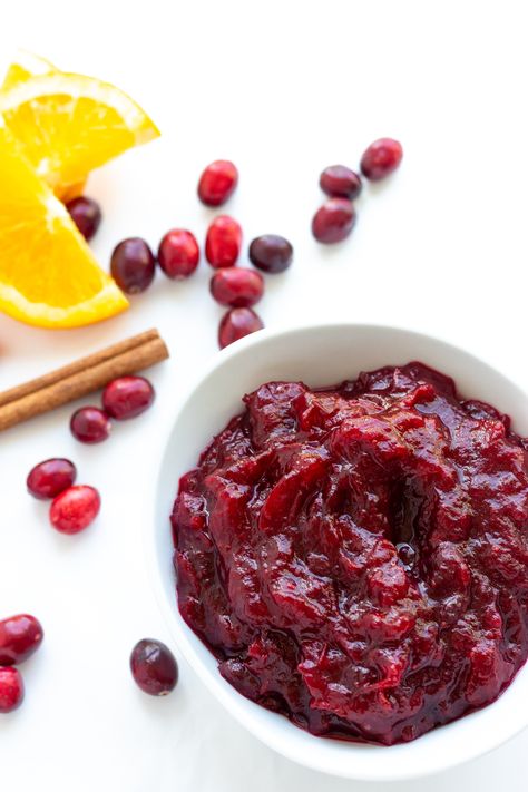 Cranberry Orange Sauce: This delicious Cranberry Orange Sauce recipe is a classic that is perfect for Thanksgiving and the holiday season. This version is elevated with the festive flavours of orange and cinnamon. It is super easy to make with a few simple ingredients and can be made ahead of time! | www.mapleandmango.com #cranberrysauce #thanksgiving #christmas #cranberry #orange #sauce Paleo Cranberry Sauce, Sugar Free Cranberry Sauce, Cranberry Apple Sauce, Paleo Thanksgiving Recipes, Orange Sauce Recipe, Cranberry Sauce Thanksgiving, Fresh Cranberry Sauce, Best Cranberry Sauce, Easy Cranberry Sauce