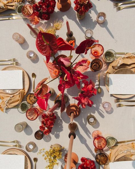 Vogue Weddings, Amber Moon, Vogue Wedding, Colored Glassware, Red Flowers, Wedding Inspo, Wedding Reception, Amber, Table Settings