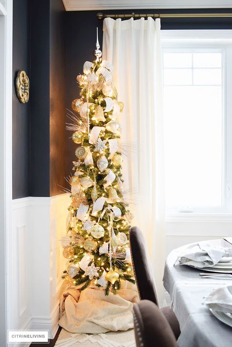 PARADE OF CHRISTMAS TREES 2016 - CITRINELIVING Christmas Tree Inspiration Simple, Best Christmas Tree Decorations, Christmas Tree Decorating Ideas, White Christmas Tree Ideas, Tree Decorating Ideas, Slim Christmas Tree, Gold Christmas Ornaments, Christmas Island, Country Christmas Decorations