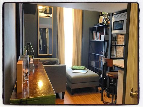 This 150-Square-Foot Apartment Is So Glamorous, It's Going Viral Tiny Office Space Ideas, Small House Decorating Ideas, House Decorating Ideas, Tiny Living Space, Small House Decorating, Tiny Apartments, New York City Apartment, Studio Apartment Layout, Apartment Layout