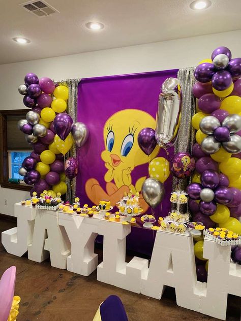 Jaylah’s 1st bday party | CatchMyParty.com Tweety Bird Party Ideas, Tweety Birthday Party Ideas, Tweety Bird Baby Shower Ideas, Tweety Bird Birthday Party Ideas, Bird Baby Shower Theme, Baby Name Decorations, Looney Tunes Party, Baby Birthday Party Theme