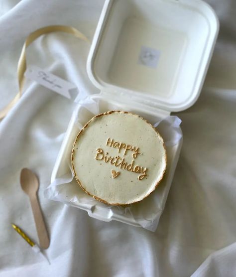 Stay golden, fam! 🕊⚜️ #bentocake #cakestagram #cakesoffacebook #aesthetic #whiteandgold #cakeshop #cakesesigner #fyp #spreadlove #minimalism #classic #minicakeoftheday Bento Cakes Aesthetic, Cakes Aesthetic, Bento Cakes, Bento Cake, Stay Golden, Cake Shop, Bento, Happy Birthday, Cake