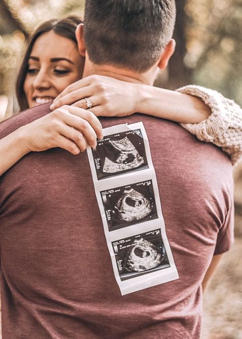 Pregnancy Announcment Photos, Pregnancy Anouncment Ideas Photoshoot, Ultrasound Pictures Announcement, Pregnancy Announcement Poses, Filming Videos, First Pregnancy Announcements, Pregnancy Announcement Photography, 9 Weeks Pregnant, Pregnancy Announcement Pictures