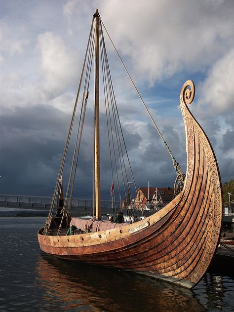 Saga Oseberg, Glenn MacLeod Viking Boats, Viking Longboat, Viking Ships, Arte Viking, Norwegian Vikings, Viking Longship, Navi A Vela, Old Sailing Ships, Viking Life