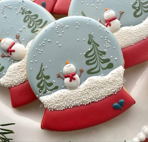 Snow Globe Sugar Cookies Decorated, Snow Globe Cookies Decorated, Snow Globe Sugar Cookies, Snow Globe Cookies, Snow Globe Cookie, Snowglobe Cookies, Cookies 2023, Gingerbread House Ideas, Christmas Cookie Cake