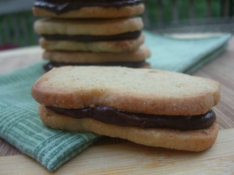 E.l. fudge Homemade El Fudge Cookies, El Fudge Cookies, Fudge Cookie Recipe, Martha Stewart Cookies, Sunday Dessert, Homemade Pound Cake, Cookie Cookbook, Cakes Chocolate, Fudge Cookies